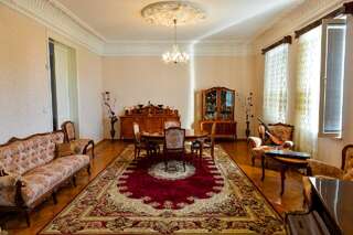 Проживание в семье Gold Guest House Кутаиси-1
