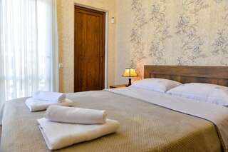 Проживание в семье Gold Guest House Кутаиси Двухместный номер Делюкс с 1 кроватью и балконом-4